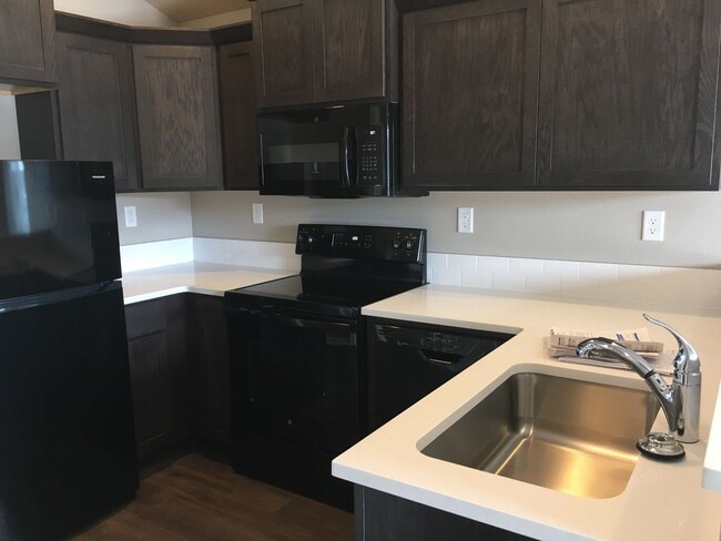 Photo - 2 Bedroom / 1 Bathroom Cottage in SW Redmond