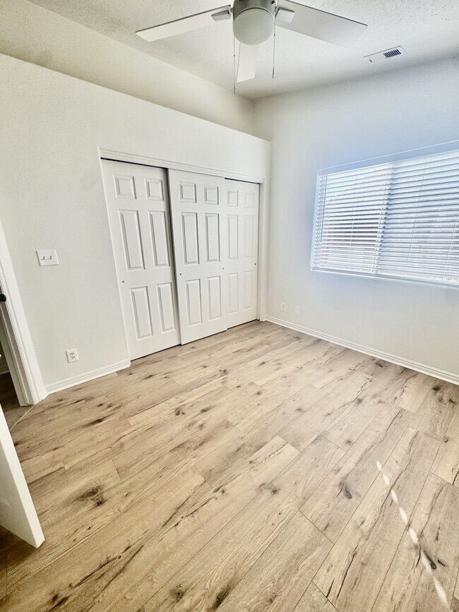 Photo - 1122 E 300 S