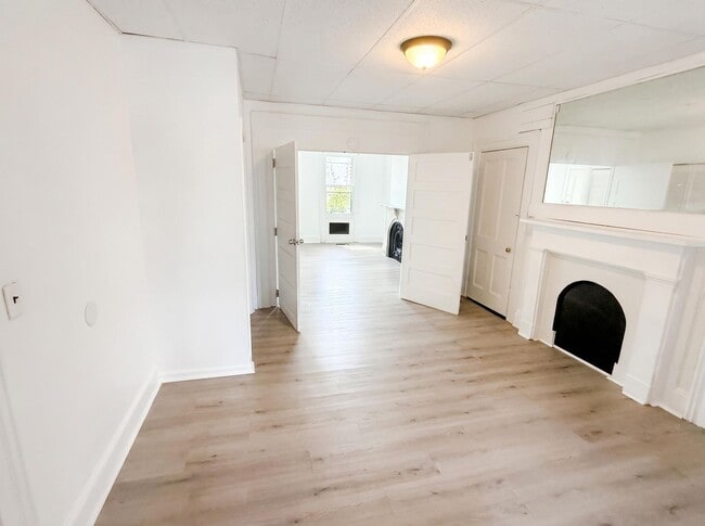 Photo - 220 Wall St Unit 1