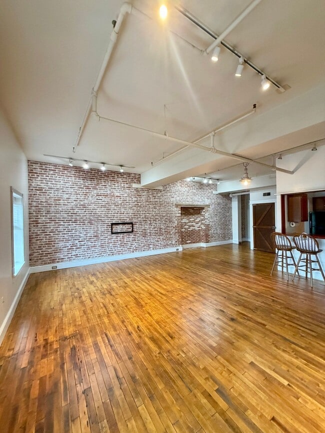 Photo - 231 N Shippen St Unit 325