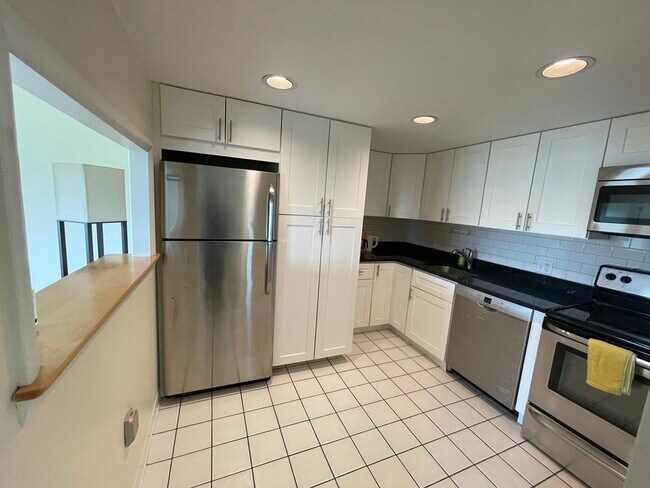 Photo - 1244 Beacon St Unidad 7A