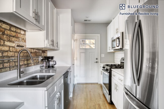 Photo - 3438 N Seminary Ave Unidad FL2-ID457