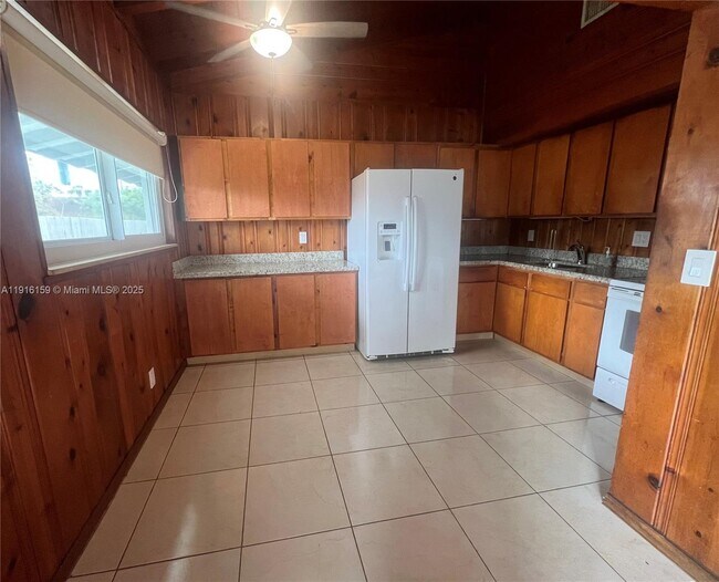 Photo - 206 SE 10th St Apartment Unit 1