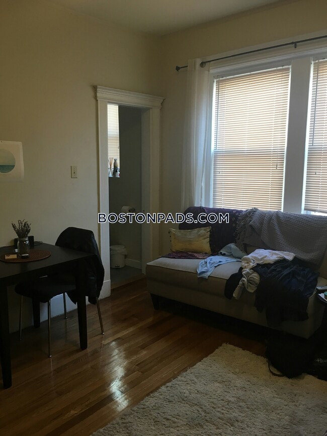 Building Photo - 38 Hemenway St Unit 36