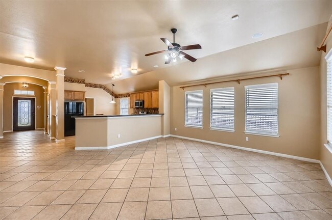 Photo - 1402 Weatherford Dr