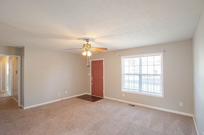 Photo - Pet Friendly with Fenced Yard!