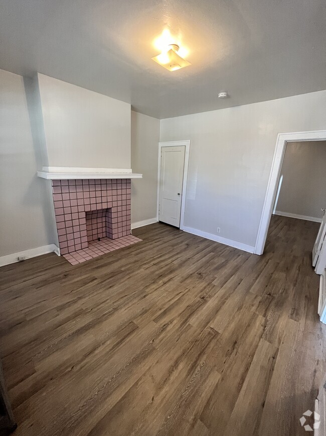 Building Photo - 2116 Bedford Ave Unit 1 Rental