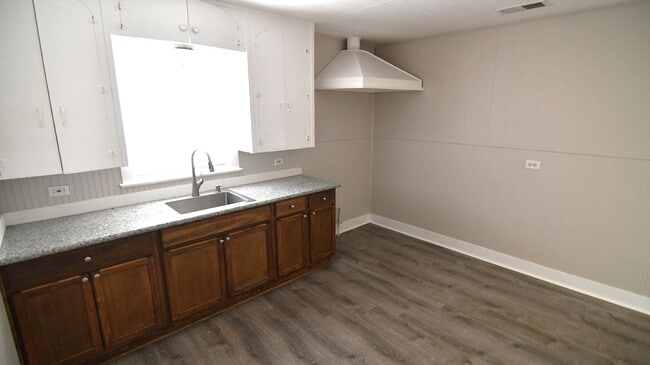 Photo - Housing Authority Vouchers Accepted !! 2-b...