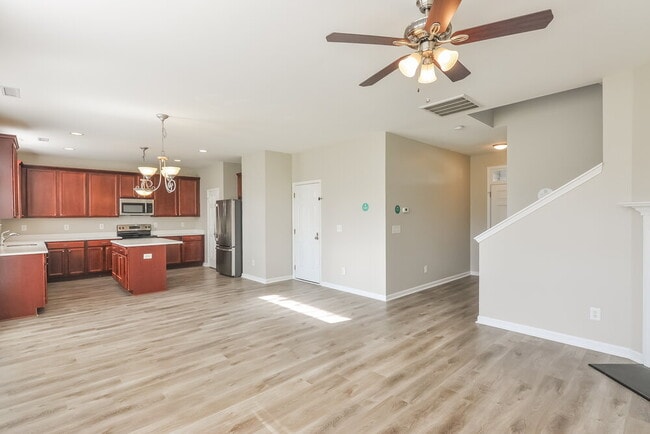 Photo - 123 Sleeper Car Ln