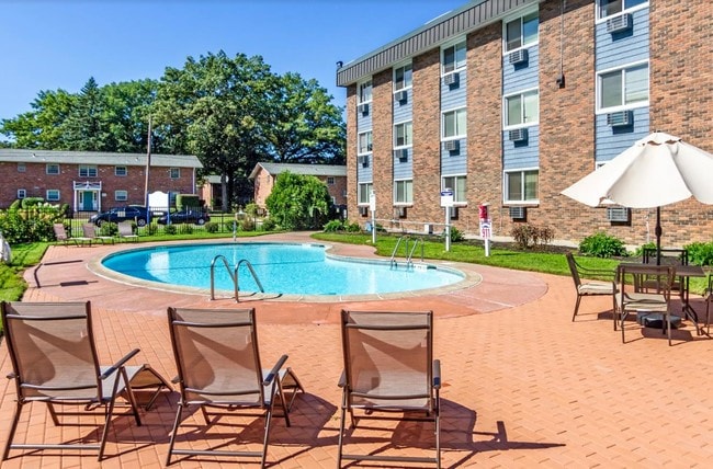 Photo - Crestview Apartments