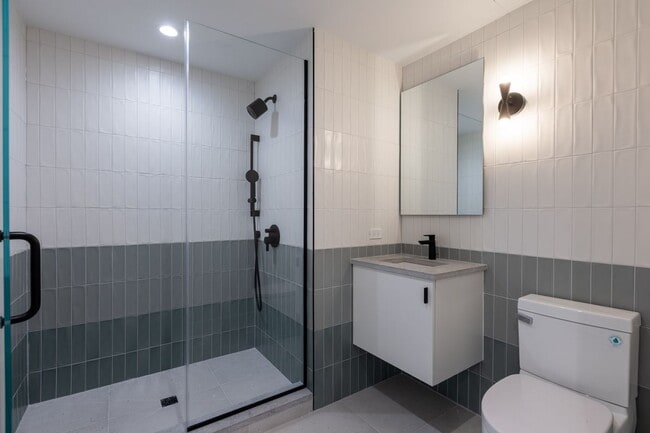 Photo - 1700 Oak Ave Unidad 305