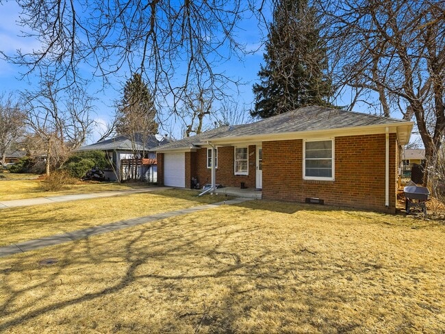 Photo - Cozy 2 Bed, 1 Bath House in Central Fort Collins! Avail. June 10th!
