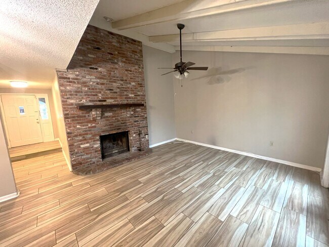 Photo - 3-bedroom, 2-bathroom home located in the ...