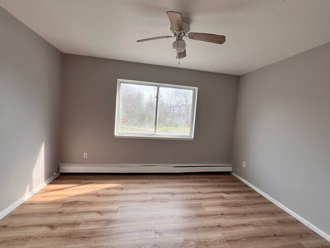 Photo - 3265 E 143rd St Unit 208