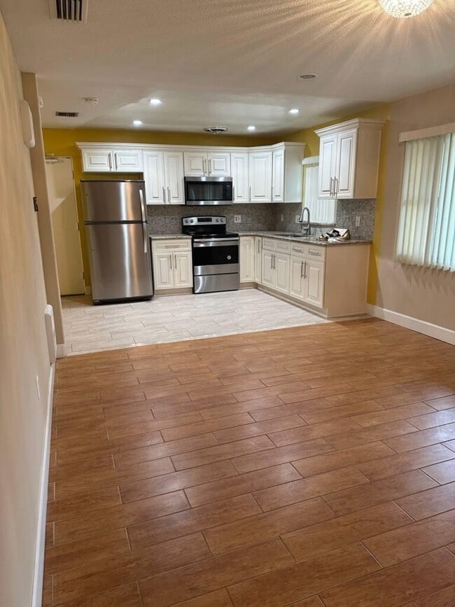 Photo - 6100 Tavendale Dr