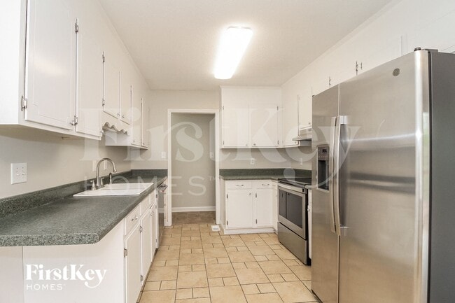 Photo - 324 Century Blvd