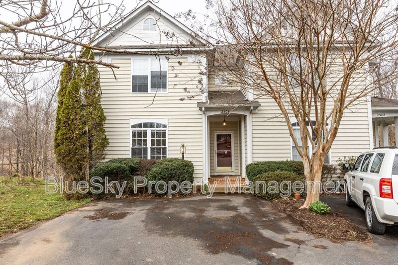 Photo - 2304 Ravenswood Court