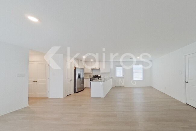 Photo - 4105 Waterfall Cv