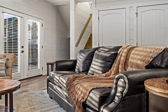 Photo - 532 Warbonnet Wy Unit ID1022145P