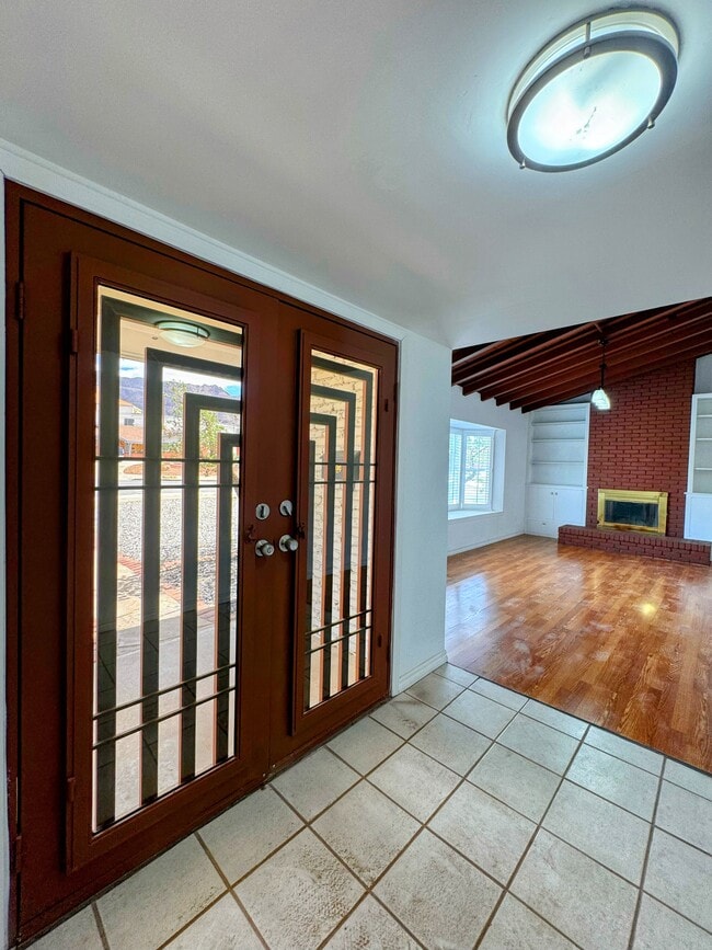 Photo - 139 Clairemont Rd