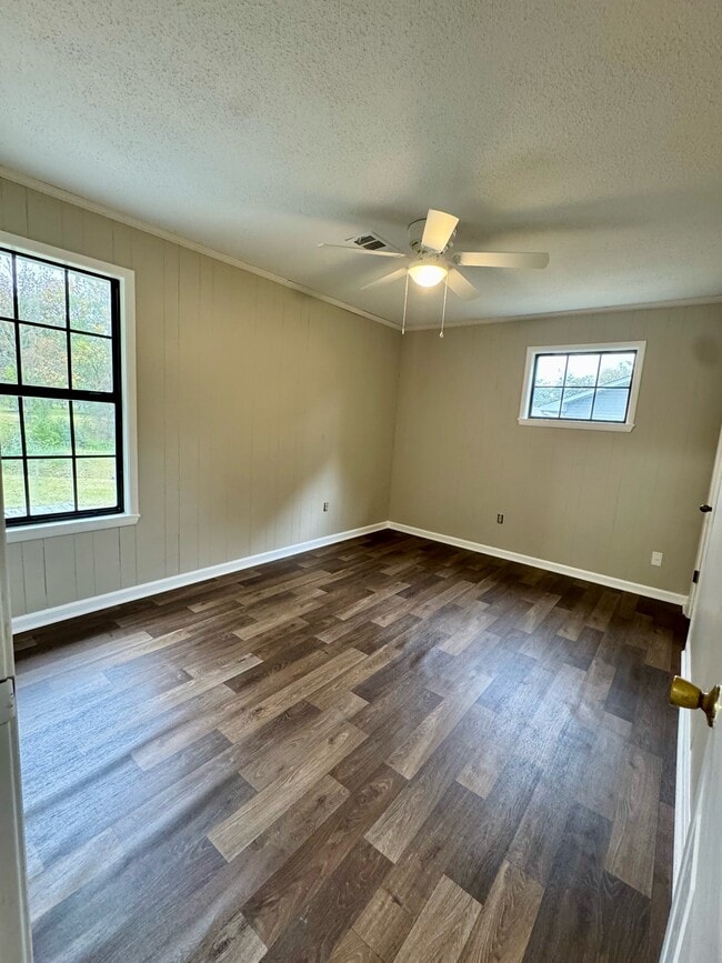 Photo - 105 Dorman Ave