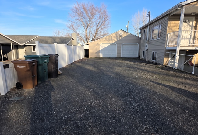 Photo - Thomas Duplex Unit A