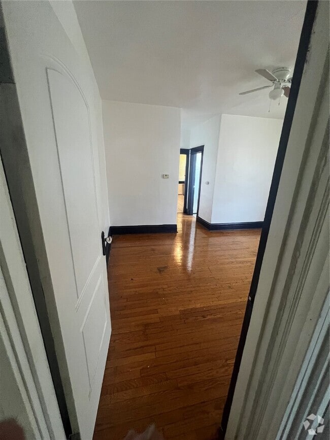 Building Photo - 3623 Virginia Ave Unit 2 Rental