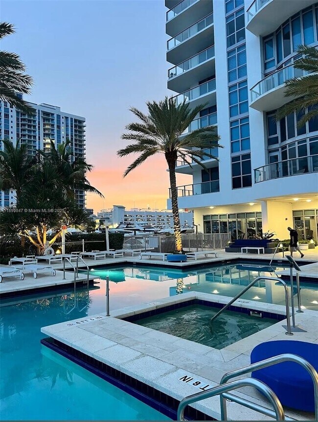 Building Photo - 17111 Biscayne Blvd Unit 409