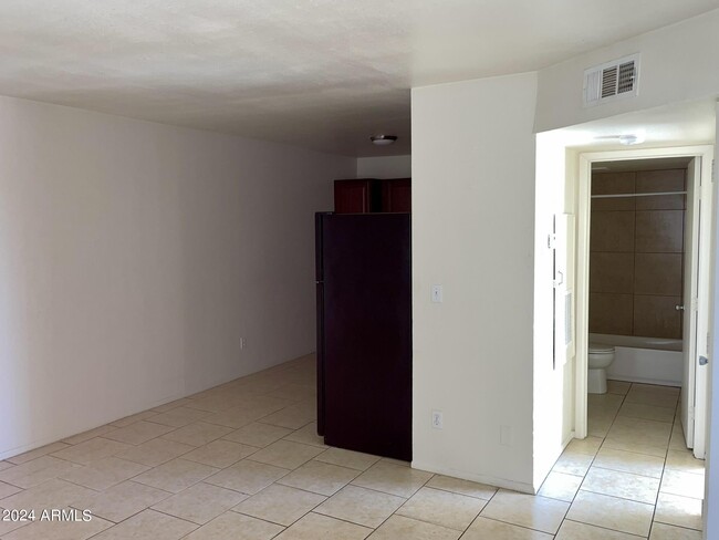 Photo - 2417 West Campbell Ave Unit 304