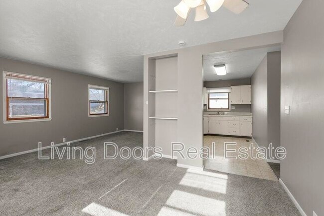 Photo - 348 S 5th St