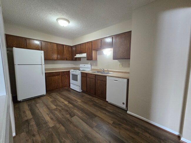 Photo - 1450 Whispering Ct Unidad 4