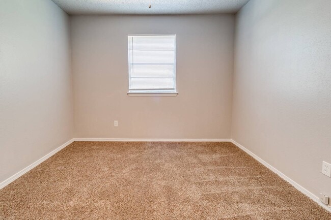 Photo - 1201 Lakecrest Dr