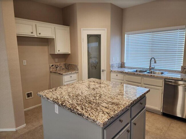 766 Ventana Ridge