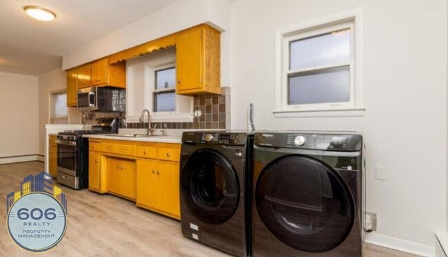Photo - 5565 W 95th St Unit 2R