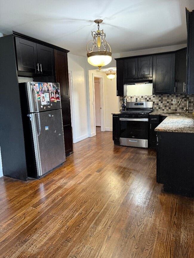 Photo - 191-27 116th Ave