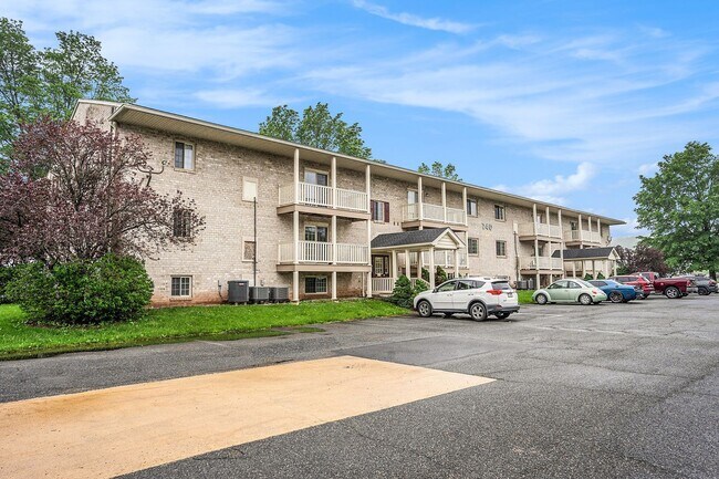 Photo - Almont Terrace Apartments Unit Almont Terrace - 1 Bedroom