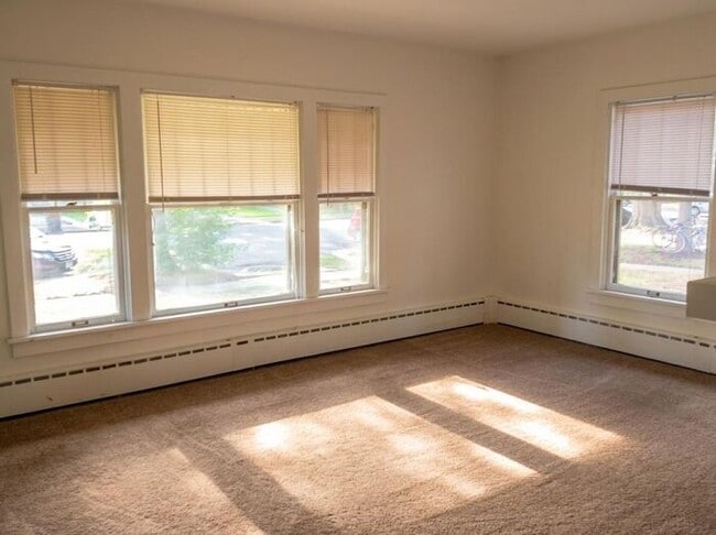 Photo - 5 Bed, 2 Bath Home NEAR CSU!