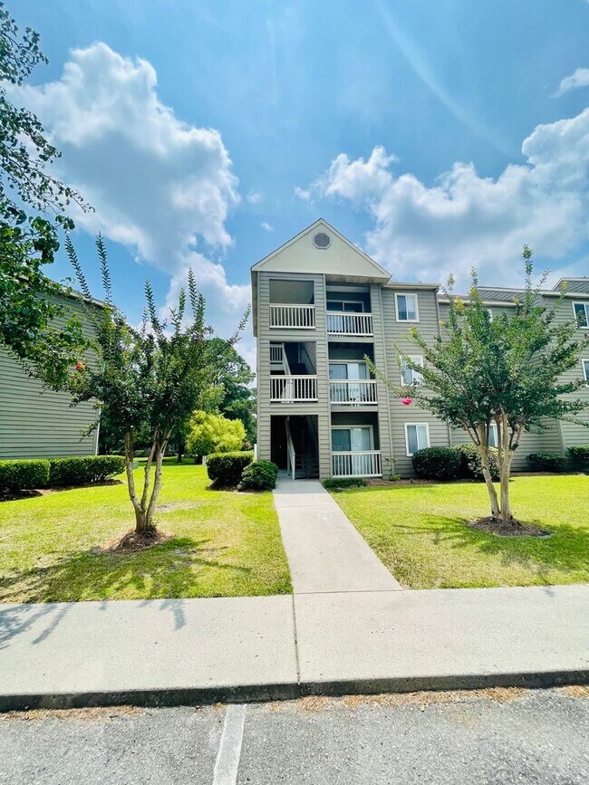 Renovated 2bd/2ba 3rd Floor Condo super cl... House Rental in Conway, SC