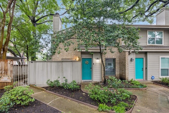 Building Photo - 2601 Augusta Dr Unit 14