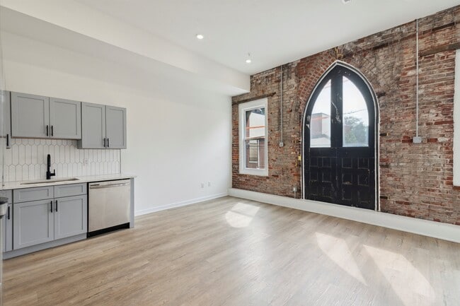 Building Photo - 1535 N Sydenham St Unit B