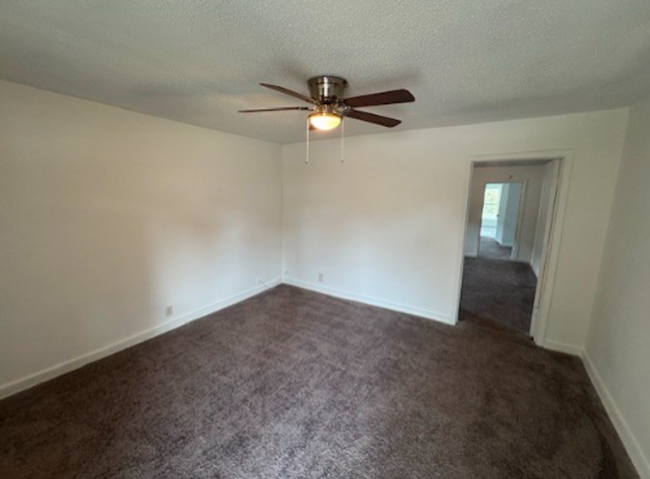 NOW AVAILABLE!! MOVE IN READY! - NOW AVAILABLE!! MOVE IN READY! House