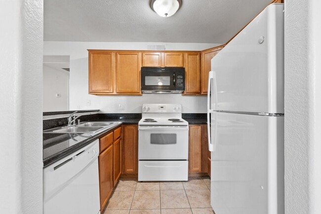 Photo - 3 Bedroom Condo at THE LAKES!