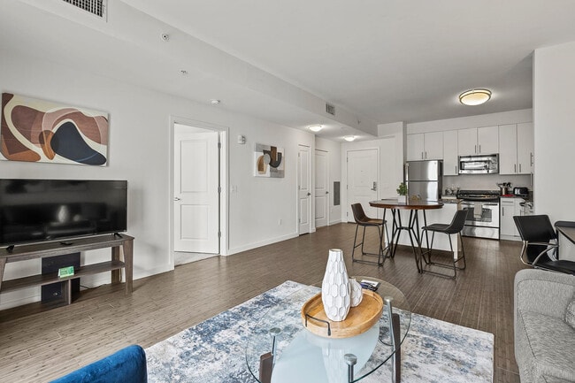 Photo - 301 Commons Park S Unit FL6-ID1050413P