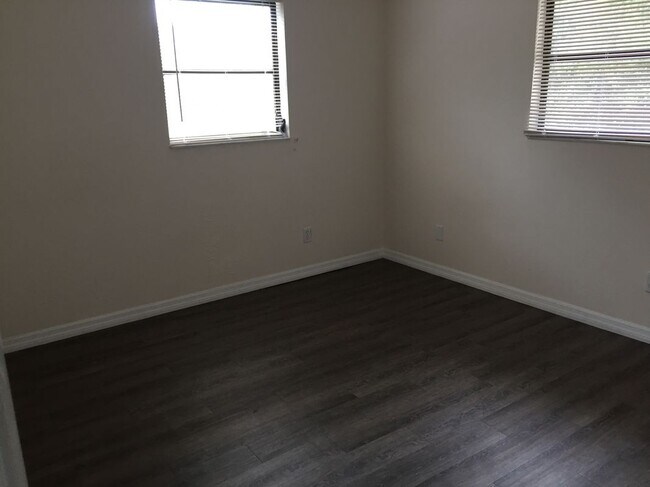 Photo - 3175 Phoenix Ave