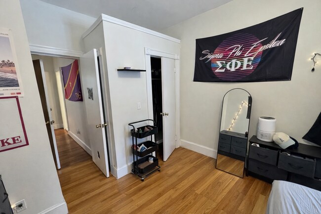 Photo - 20 Gibbs St Unit 2