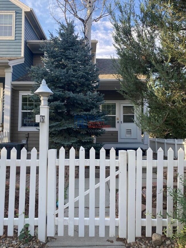 Building Photo - 737 Snowberry St Rental