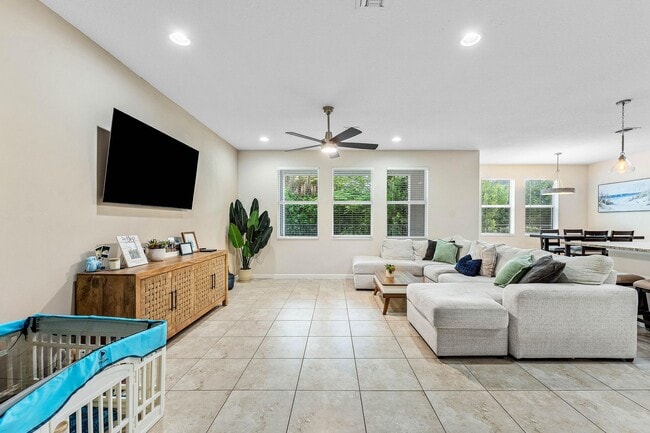 Photo - 16280 Oakview Dr