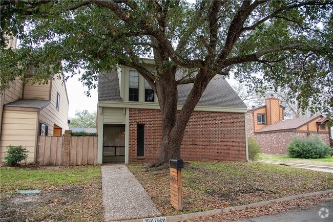 Building Photo - 2806 Briarcreek Ct Rental