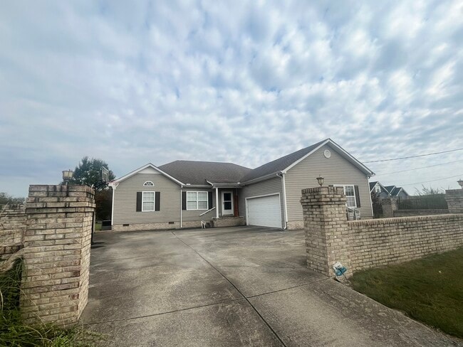 Building Photo - 476 Bill Russell Rd