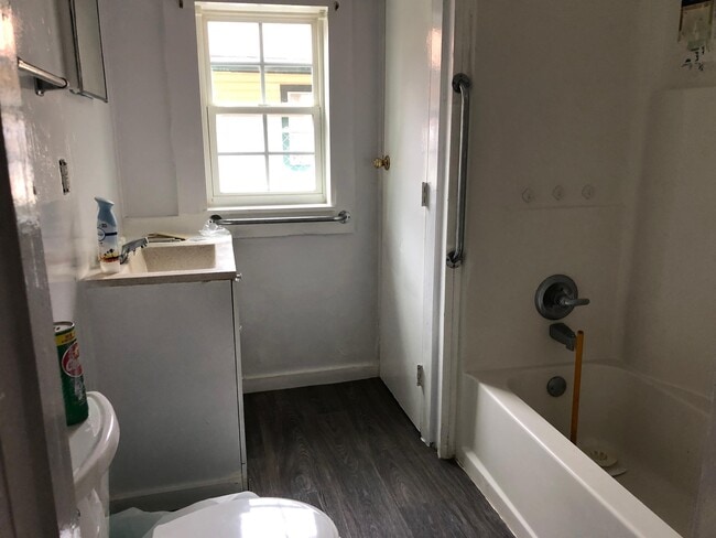 1911 Pecan St Unit A